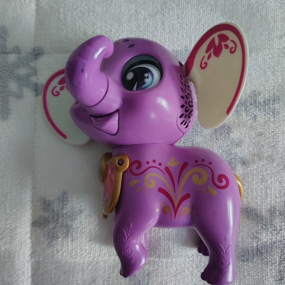 VTeck Sparklings Hailey The Elephant Toy - Picture 2 of 10